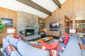 The Hideout at Dollar Point - Private Hot Tub, Lake View, Recently Renovated, Central to Skiing!